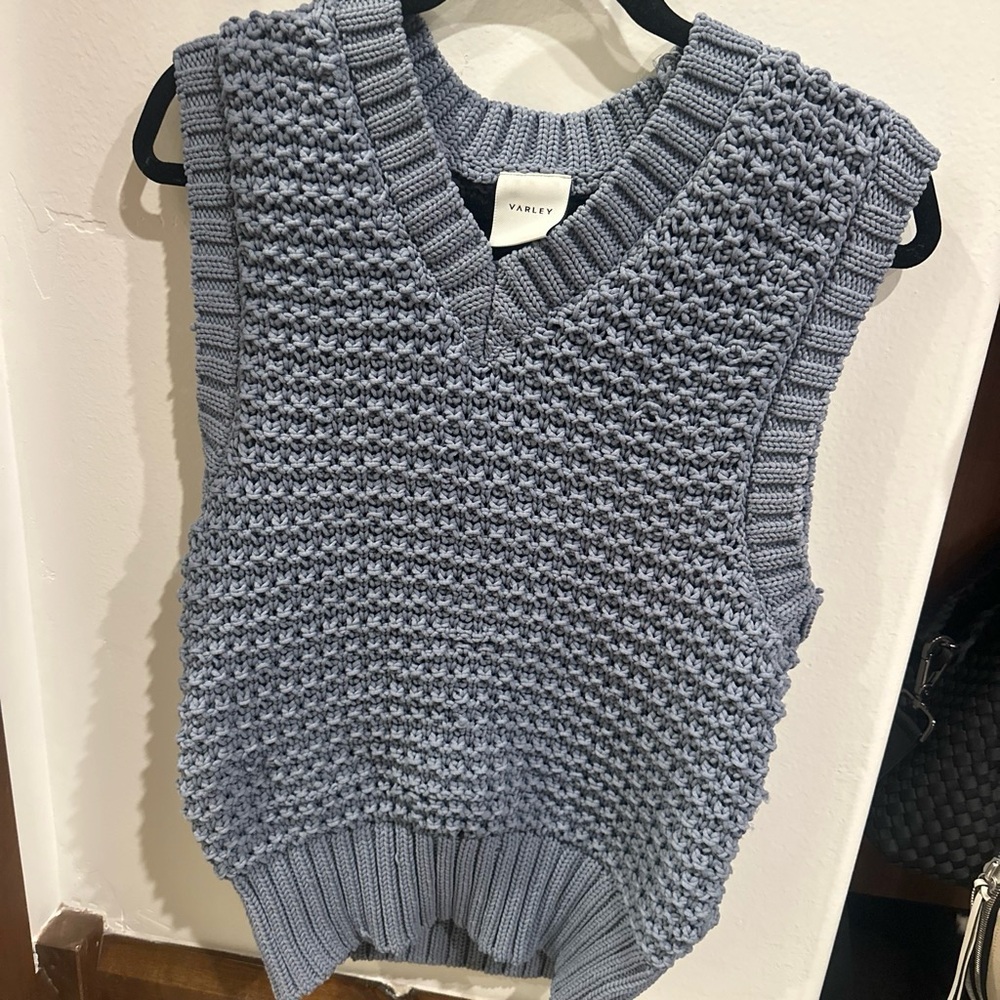 Varley sweater. Not sure the size if I had to guess it’s a medium